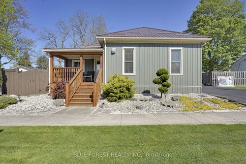 211 Mary St, Dutton, ON, N0L1J0 | Card Image