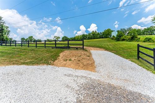 129 Dewey Ave, Spraggs, PA, 15362-1077 | Card Image