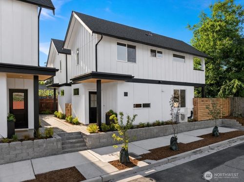 9010 5th Ave S, Seattle, WA, 98108 | Card Image