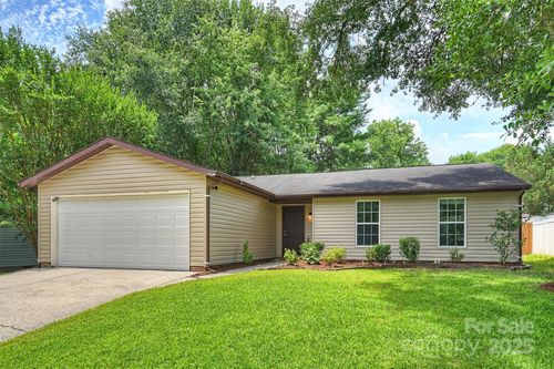 11539 Five Cedars Rd, Charlotte, NC, 28226-3733 | Card Image