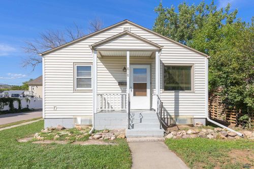 818 South St, Rapid City, SD, 57701-3562 | Card Image