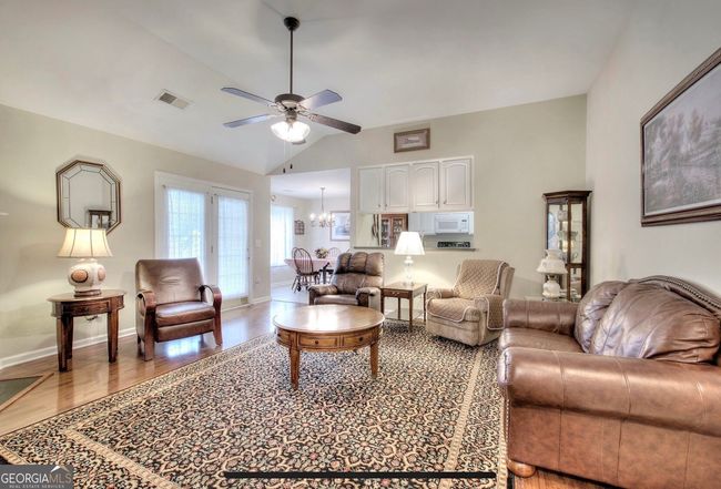 201 Brookstone Dr Sw, House other with 3 bedrooms, 2 bathrooms and 2 parking in Calhoun GA | Image 9