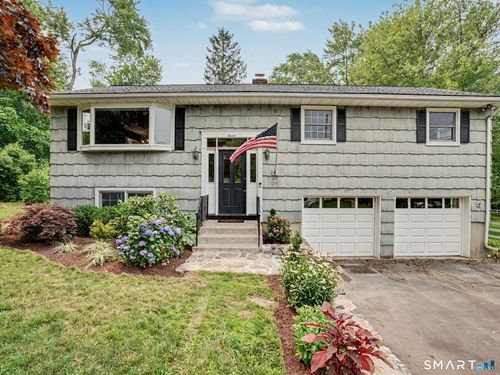 7 Wheeler Dr, Danbury, CT, 06811-3032 | Card Image