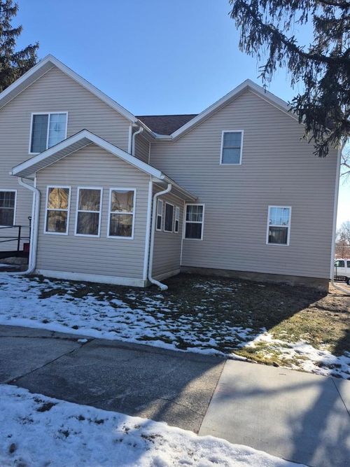 353 S Ludington St, Columbus, WI, 53925-1521 | Card Image