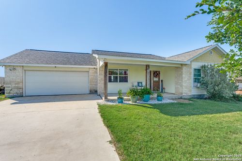 812 Riviere Dr, Falls City, TX, 78113-4401 | Card Image