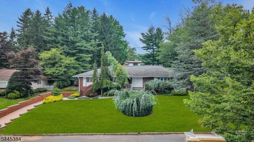 7 Oak Rdg, Springfield, NJ, 07081-3719 | Card Image