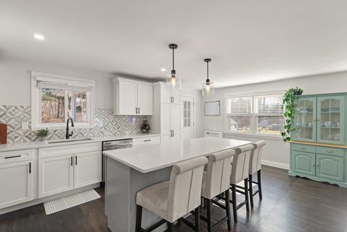 7 Manning Rd, Chelmsford, MA, 01824-2545 | Card Image