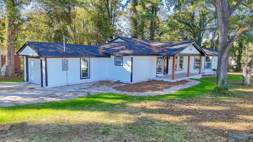 2712 Oaktree Ln Nw, Huntsville, AL, 35810-2840 | Card Image