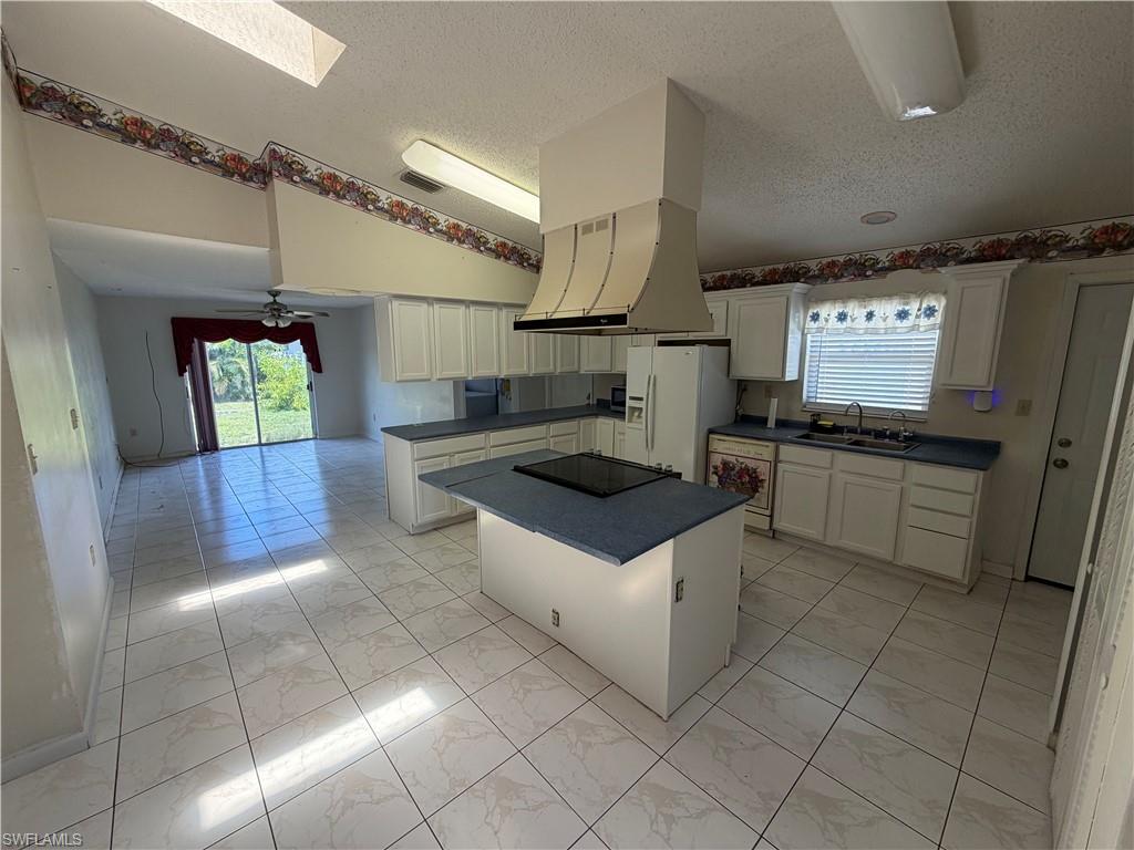 Residential in CAPE CORAL 4