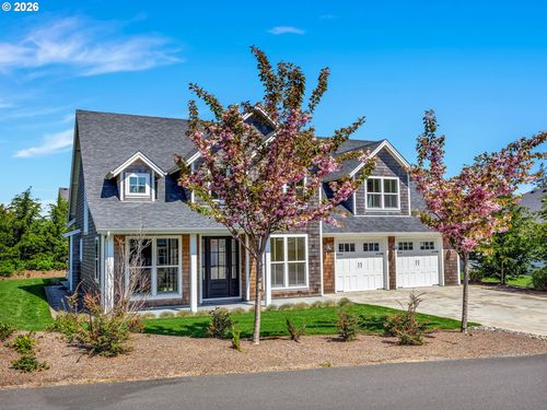 664 10th St, Gearhart, OR, 97138 | Card Image