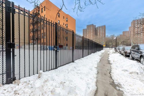 166 W 128th St, New York, NY, 10027-3007 | Card Image