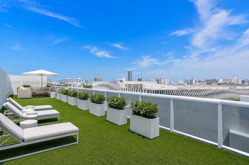 ph-16-2001 Meridian Ave, Miami Beach, FL, 33139-1503 | Card Image