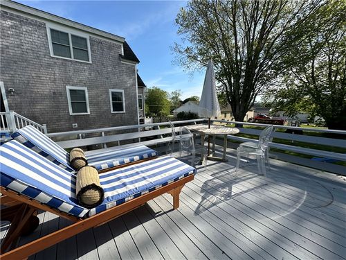 140 Renfrew Ave, Middletown, RI, 02842-5837 | Card Image
