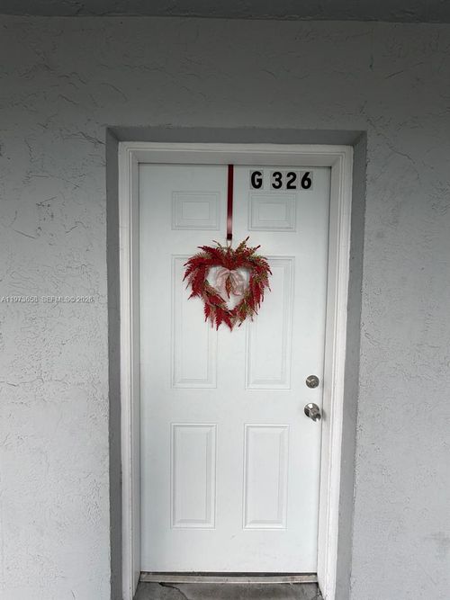 apt-g326-6195 W 18th Ave, Hialeah, FL, 33012-6166 | Card Image