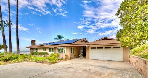 28764 Live Oak Rd, Highland, CA, 92346 | Card Image