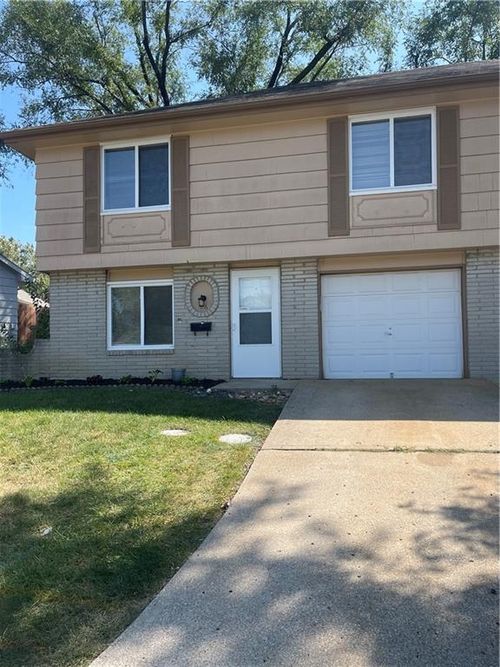 6963 Nw Chapel Woods Ln, Kansas City, MO, 64152-2951 | Card Image