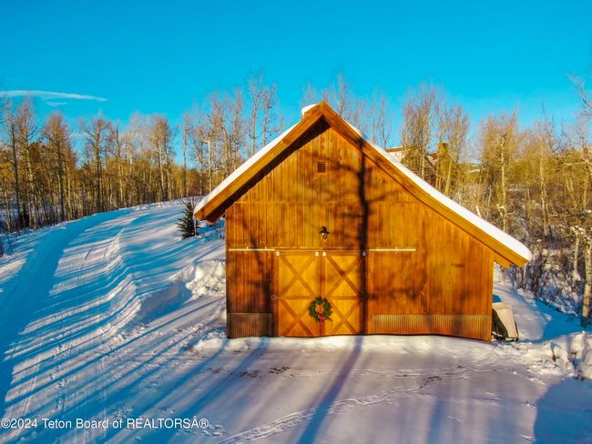 2815 Black Sheep Farm Rd, House other with 4 bedrooms, 5 bathrooms and null parking in Alta WY | Image 43