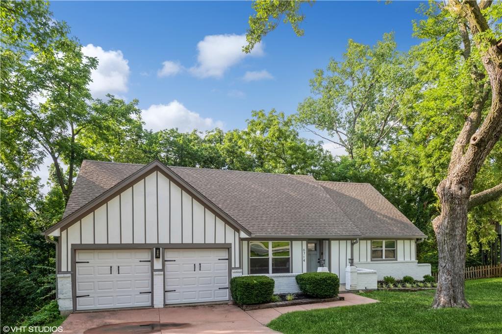 Lawson Ln, Parkville, MO 64152