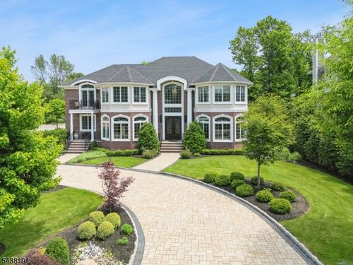 2 Arianna Ct, East Hanover, NJ, 07936-1666 | Card Image