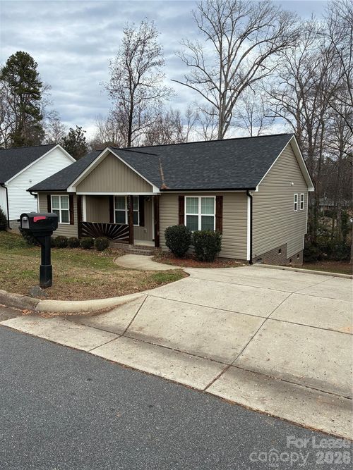 520 Hillandale St Ne, Concord, NC, 28025-3126 | Card Image