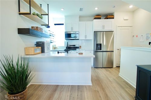 unit-4-1567 Lima Way, Placentia, CA, 92870-6673 | Card Image