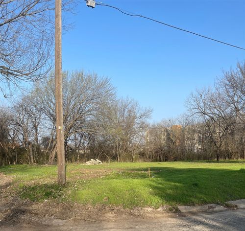1103 Field St, Gainesville, TX, 76240 | Card Image