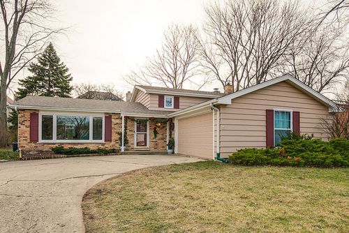 401 Greentree Pkwy, Libertyville, IL, 60048-3523 | Card Image