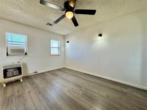 9900 N 2406 Rd, Weatherford, OK, 73096-3052 | Card Image