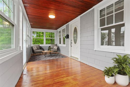 19 Deane Pl, Larchmont, NY, 10538-3415 | Card Image