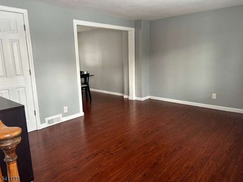 36 Kate Ln, Metuchen, NJ, 08840-2203 | Card Image