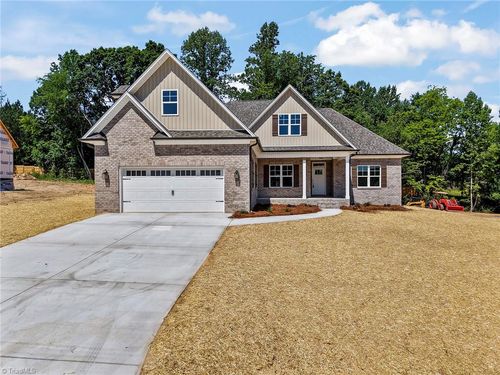 231 Cool Run, Lexington, NC, 27295 | Card Image