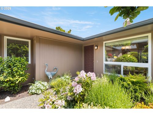 6 Condolea Dr, Lake Oswego, OR, 97035-1004 | Card Image