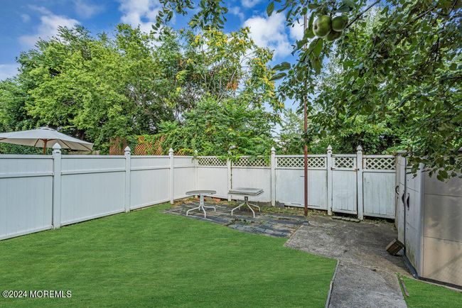 662 Avenue E, Home with 5 bedrooms, 3 bathrooms and null parking in Bayonne NJ | Image 24