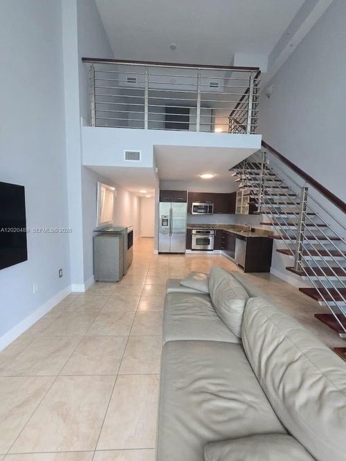 815-41 Se 5th St, Miami, FL, 33131-2538 | Card Image