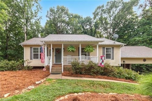 7511 Mcgee Rd, Rural Hall, NC, 27045-9695 | Card Image