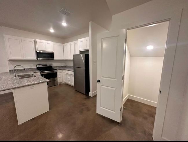 2 - 1920 27 Th St, House other with 3 bedrooms, 3 bathrooms and null parking in Lubbock TX | Image 5