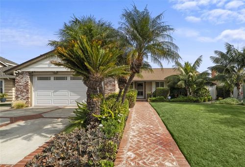 17384 Oak St, Fountain Valley, CA, 92708-3407 | Card Image