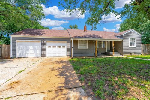 323 E 18th St, Wellington, KS, 67152-4307 | Card Image