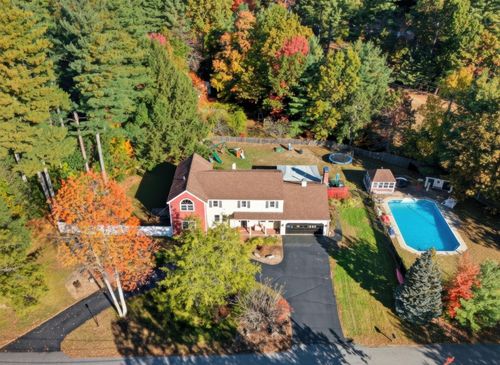11 Wendover Way, Bedford, NH, 03110-6054 | Card Image