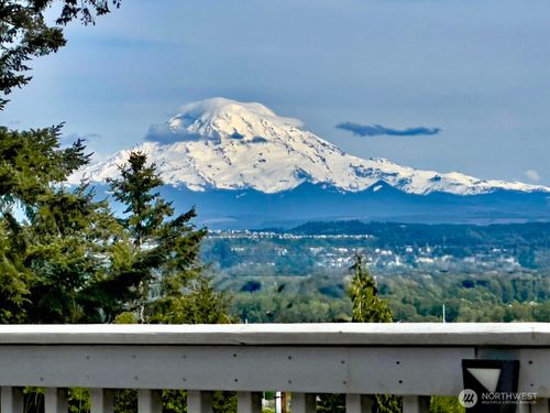 5325 Monta Vista Dr E, Edgewood, WA, 98372-9248 | Card Image