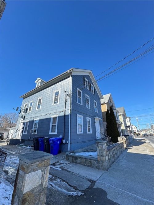 580 Lonsdale Ave, Central Falls, RI, 02863-2409 | Card Image