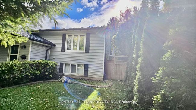 52 Water St, House other with 3 bedrooms, 3 bathrooms and 4 parking in Chatham ON | Image 5