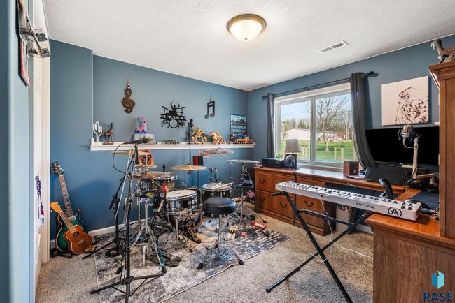 100 Oak Ave, House other with 6 bedrooms, 4 bathrooms and null parking in Crooks SD | Image 35