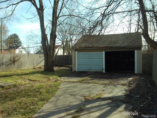 17318 Waltham St, Detroit, MI, 48205-3158 | Card Image