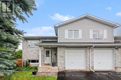 879 Lawrence St, Rockland, ON, K4K1M8 | Card Image