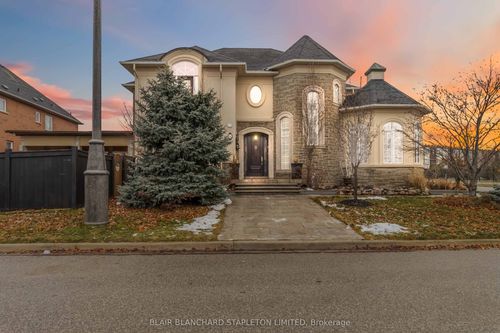 242 Milkweed Way, Oakville, ON, L6L0A6 | Card Image