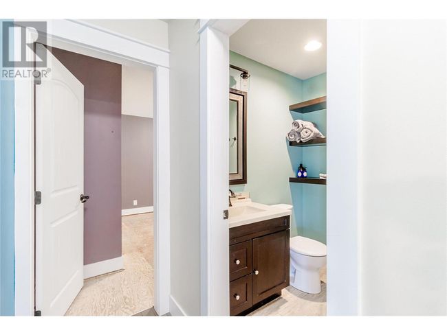 11885 Middleton Rd, House other with 5 bedrooms, 4 bathrooms and 3 parking in Lake Country BC | Image 21