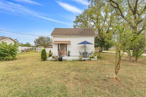 1104 N Oak St, Buffalo, MO, 65622-9437 | Card Image