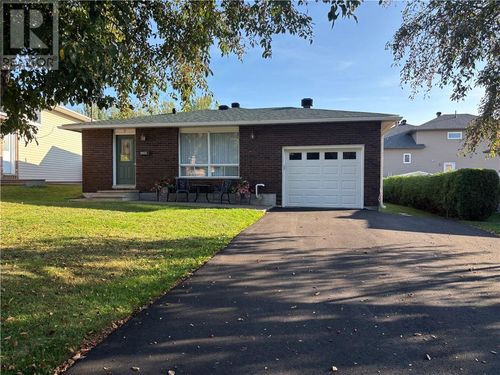 2509 Dorsett Dr, Sudbury, ON, P3B4A3 | Card Image