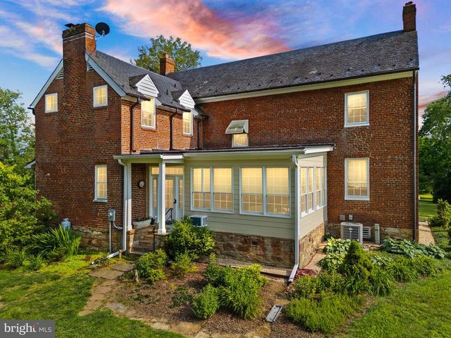5049 Fairview Ln, House other with 3 bedrooms, 3 bathrooms and null parking in Broad Run VA | Image 4